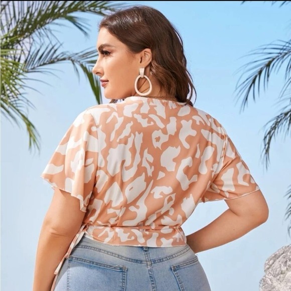 SHEIN Printed Tie Front Wrap Blouse - Picture 2 of 4